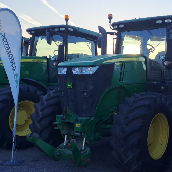 JOHN DEERE 7230R