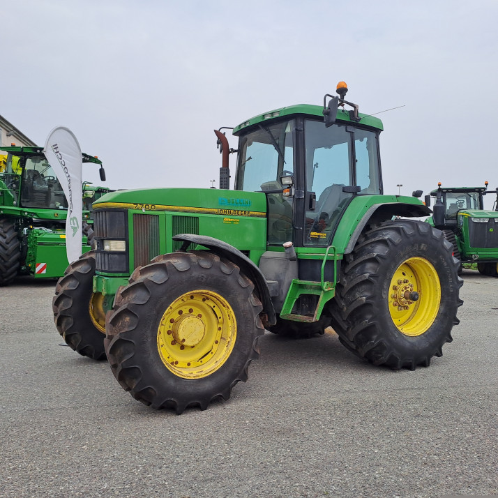JOHN DEERE 7700