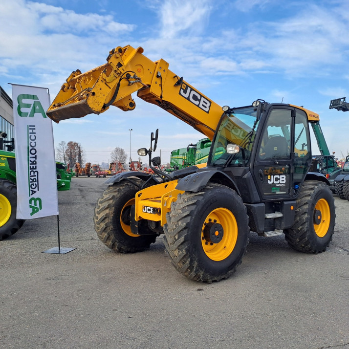 SOLLEVATORE TELESCOPICO JCB 550-80 AGRILUS