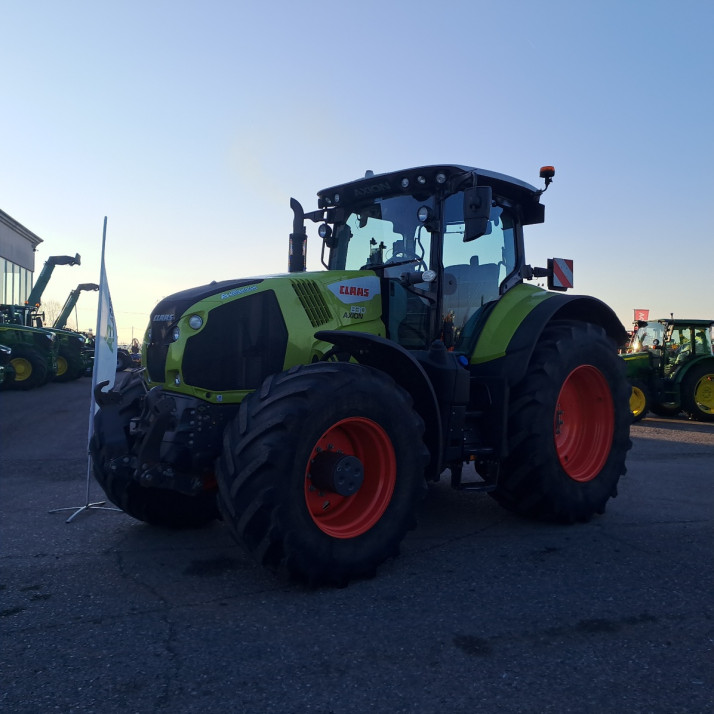 CLAAS 830 AXION 
