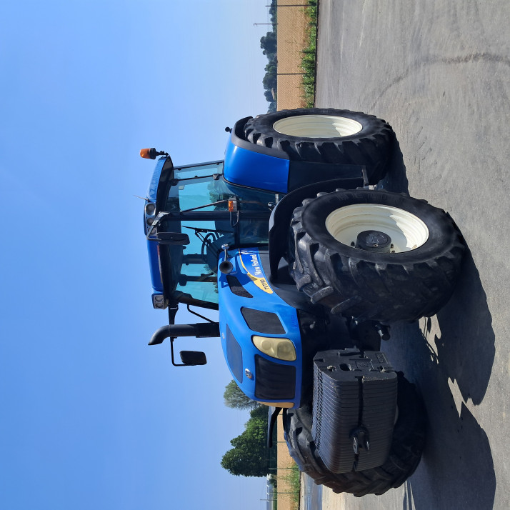 NEW HOLLAND TVT195