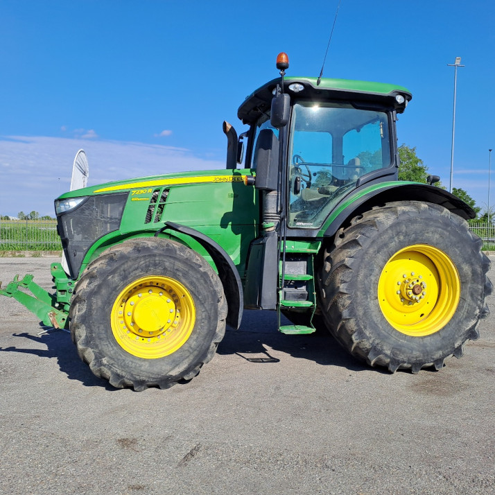 JOHN DEERE 7230R