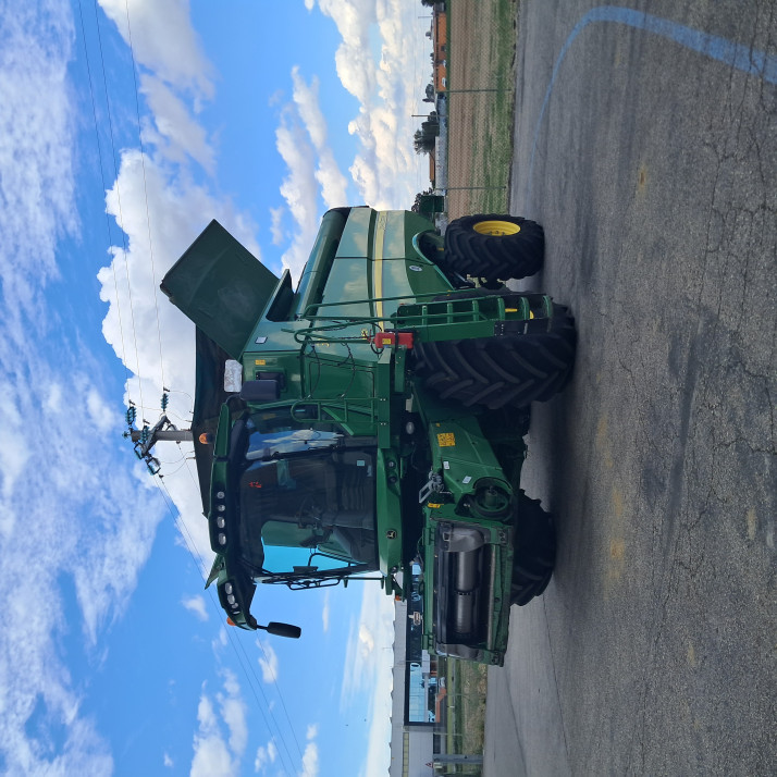MIETITREBBIA JOHN DEERE S660