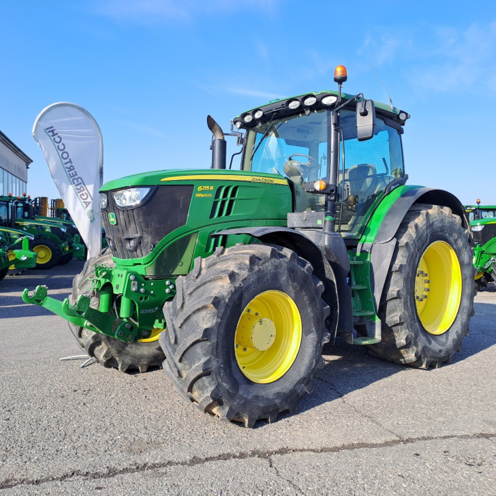 JOHN DEERE 6215R 