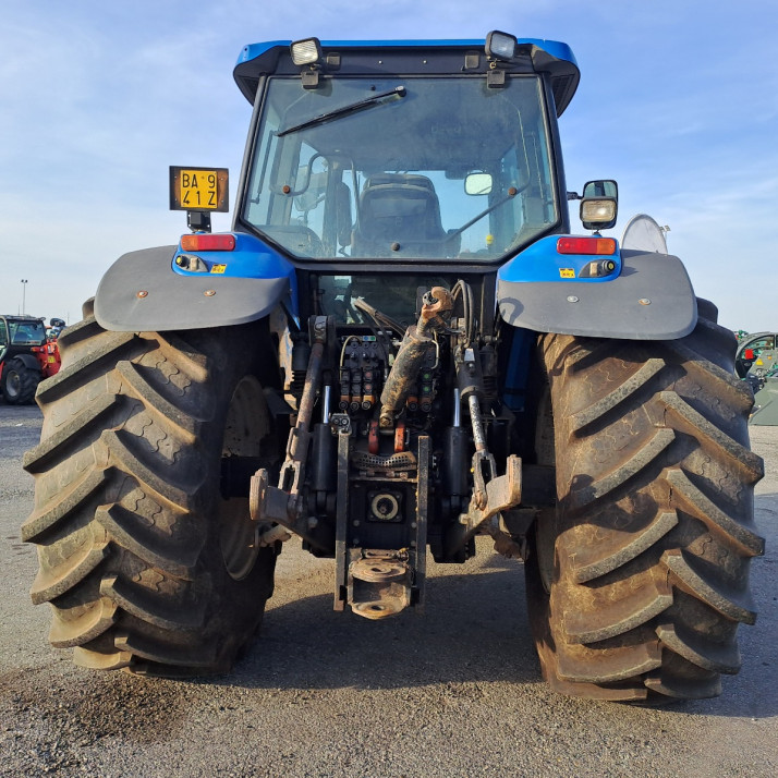 NEW HOLLAND TM 190 