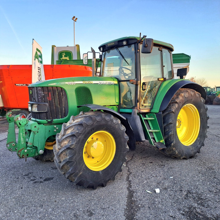 JOHN DEERE 6520 E