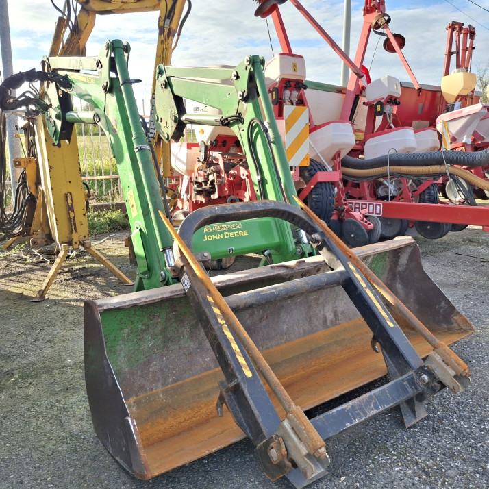 CARICATORE FRONTALE JOHN DEERE 623M
