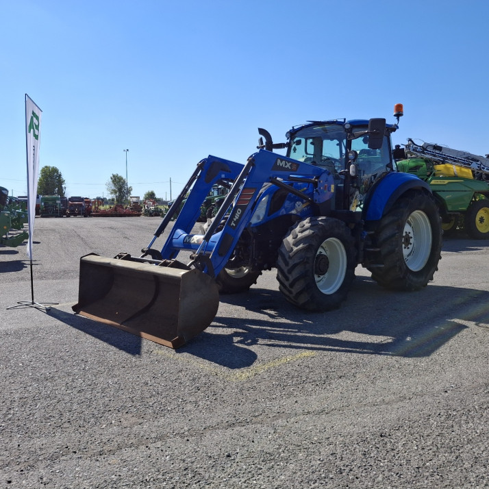 TRATTORE NEW HOLLAND T5 120 CON CARICATORE 