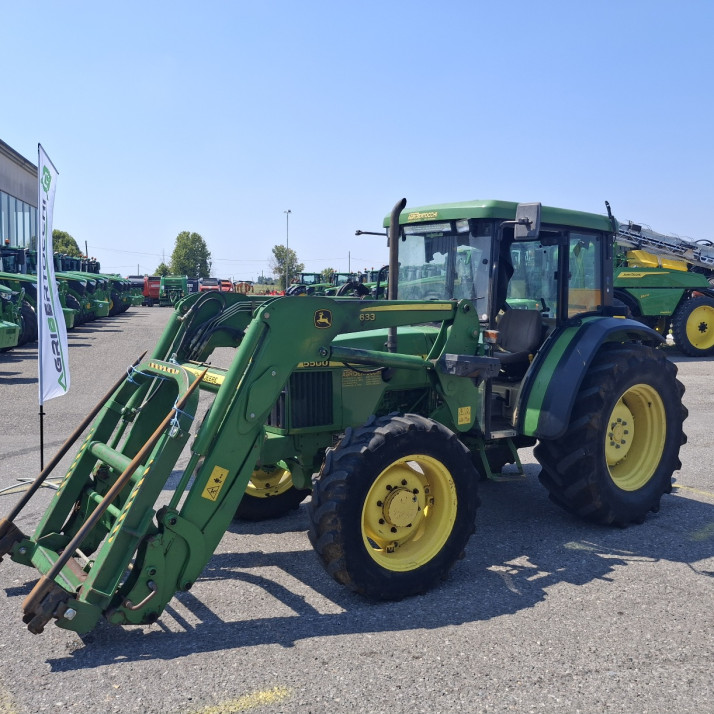 TRATTORE JOHN DEERE 5500 CON CARICATORE JOHN DEERE 633 