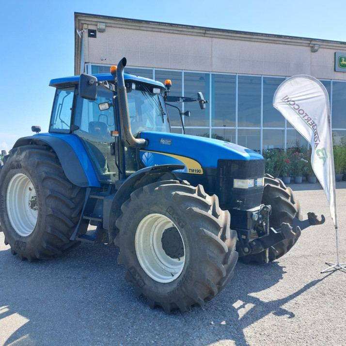NEW HOLLAND TM 190