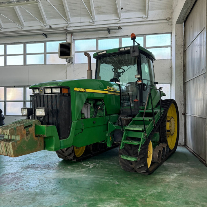 JOHN DEERE 8410T