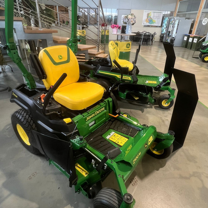 TRATTORINO TOSAERBA JOHN DEERE Z530M