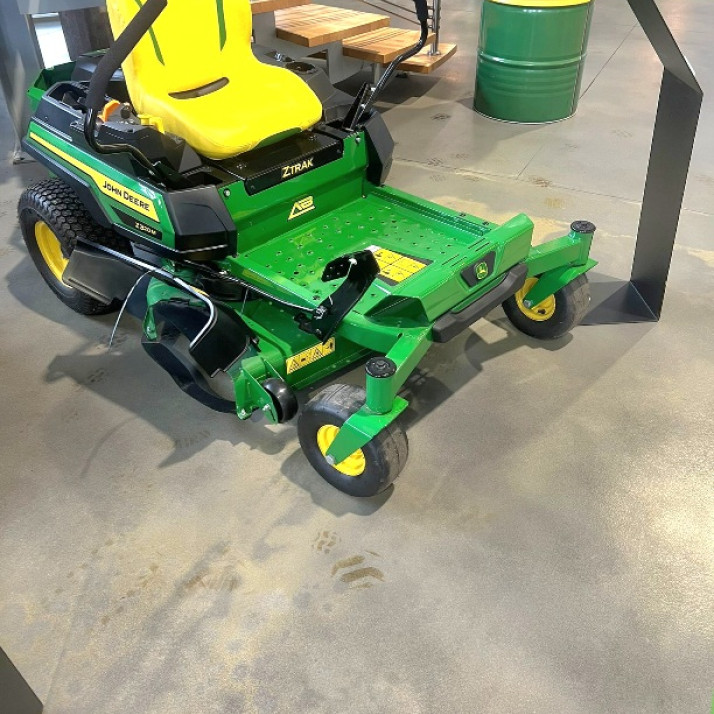 TRATTORINO TOSAERBA JOHN DEERE Z320M