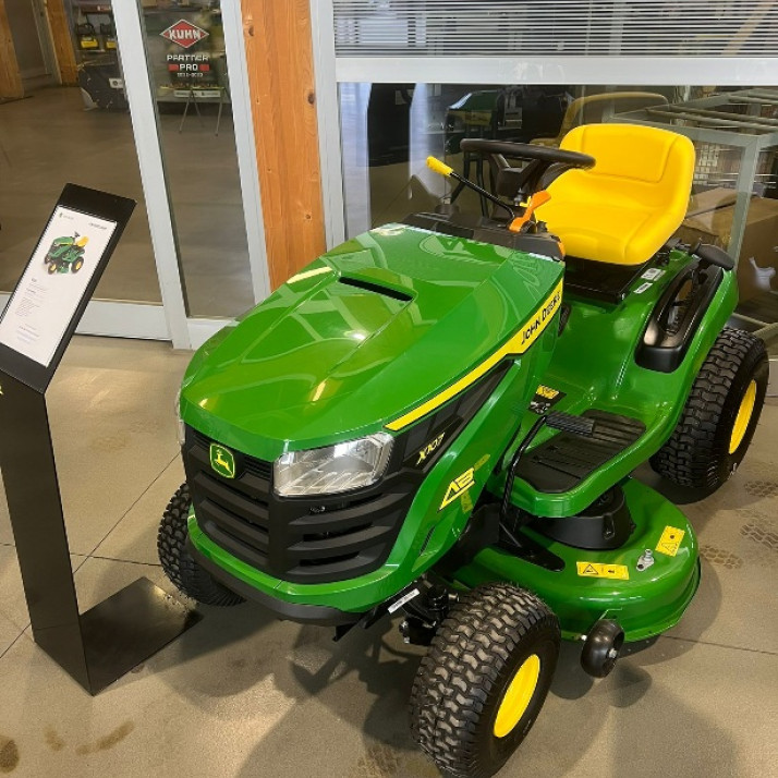 TRATTORINO TOSAERBA JOHN DEERE X107