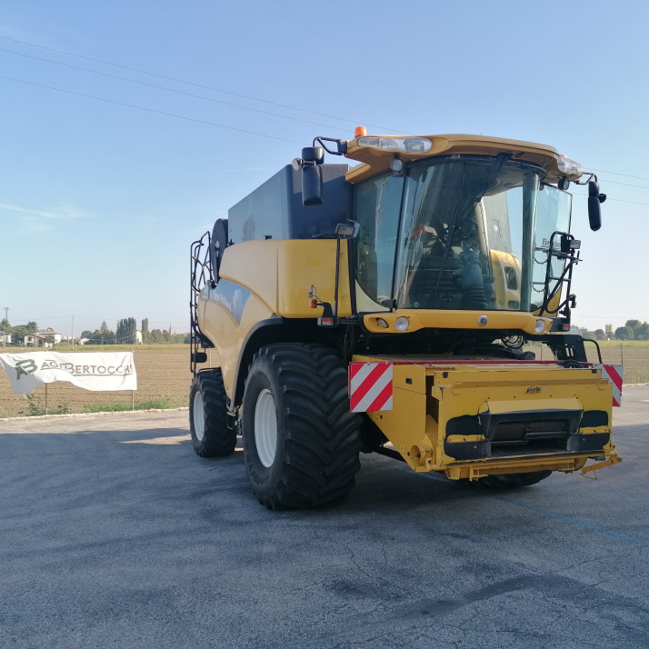 NEW HOLLAND CR 9060