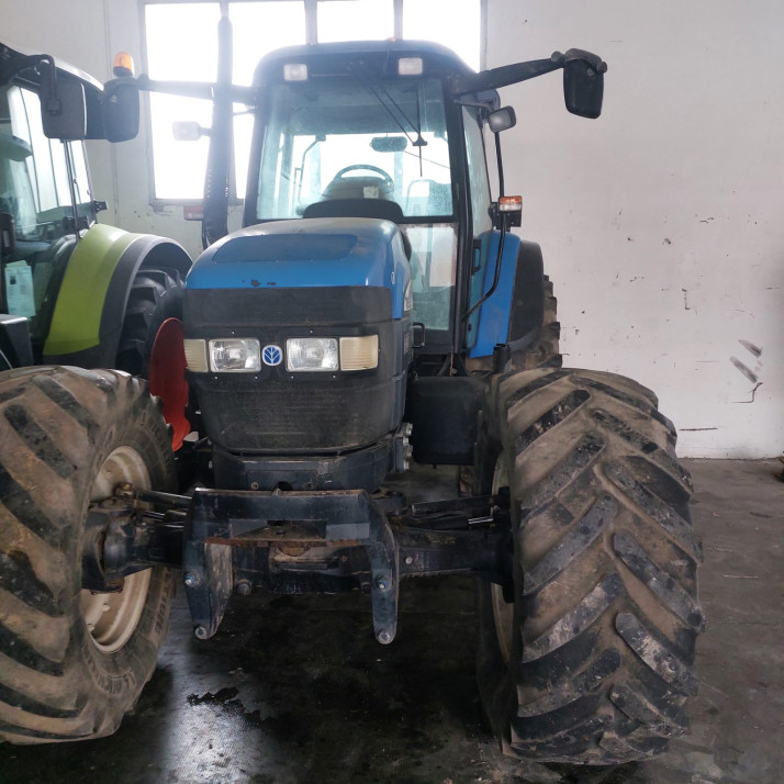 NEW HOLLAND TM155
