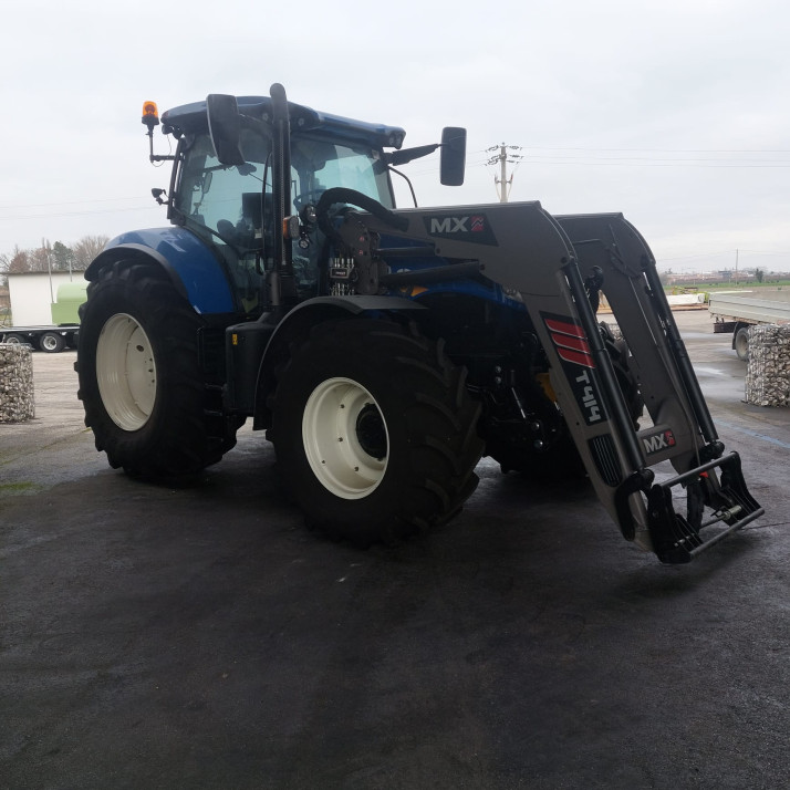 NEW HOLLAND T7 225