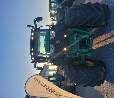 JOHN DEEREE 6210R