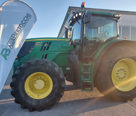 JOHN DEEREE 6210R