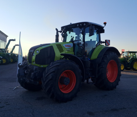 CLAAS 830 AXION 