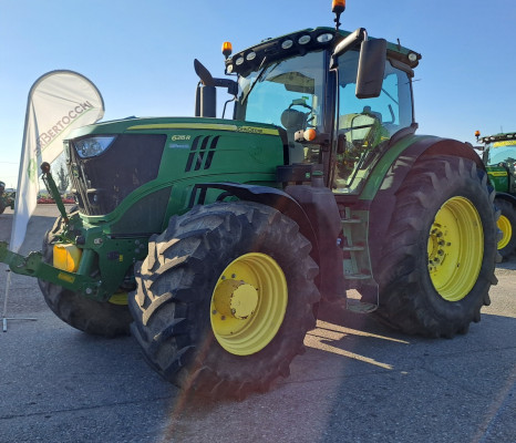 JOHN DEERE 6215R