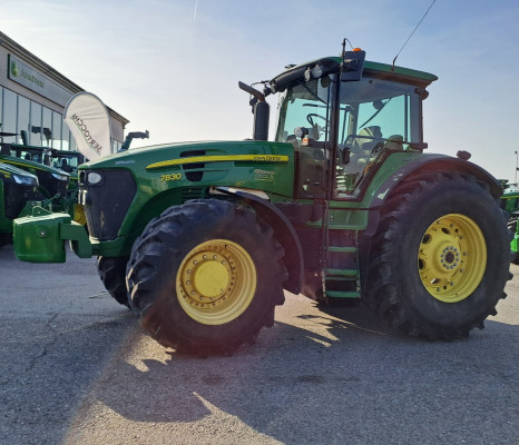JOHN DEERE 7830 