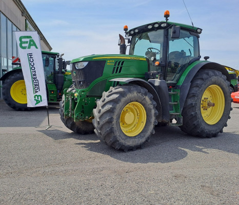 JOHN DEERE 6210R 