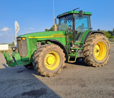 JOHN DEERE 8410