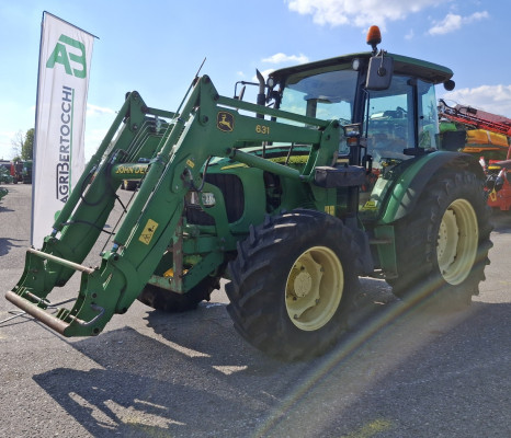 TRATTORE JOHN DEERE 5820