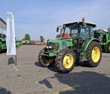 TRATTORE JOHN DEERE 5620