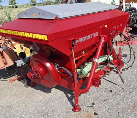 TRAMOGGIA FRONTALE CONCIME/SEMENTE NORDSTEN NS 1504