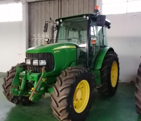 JOHN DEERE 5070 M