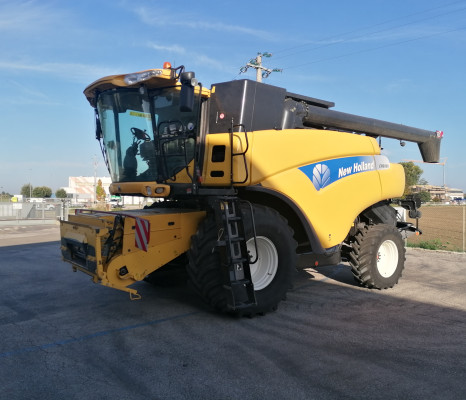 NEW HOLLAND CR 9060