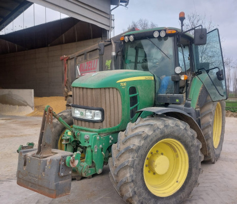 JOHN DEERE 7530